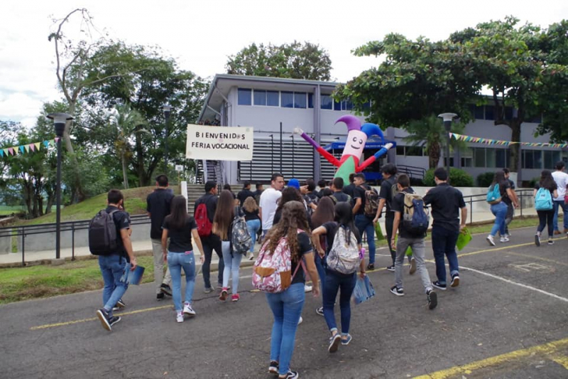 Estudiantes visitantes