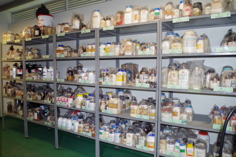 Bodega de Reactivos y Cristalería